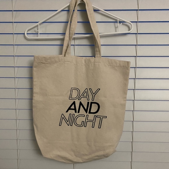 Tote - Picture 5 of 5